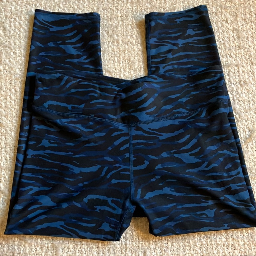 Fabletics Size Small Zebra Print Cropped Leggings - image 2